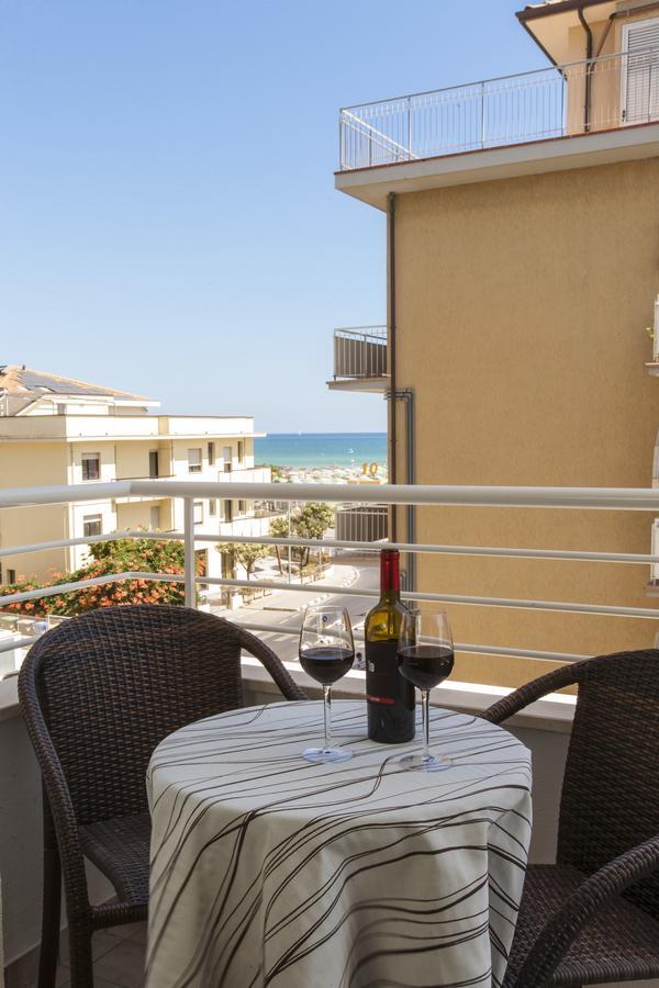 Hotel Houston Suites Rimini Eksteriør bilde